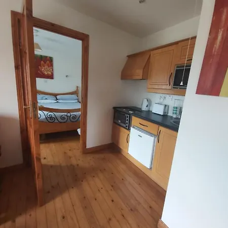 Keane's Bar & Restaurant Motel