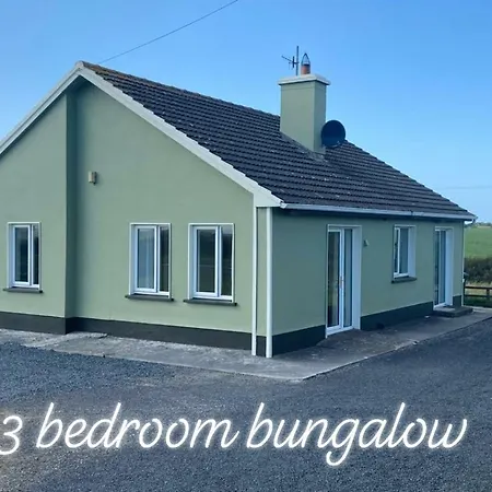 Keane's Bar & Restaurant מוטל